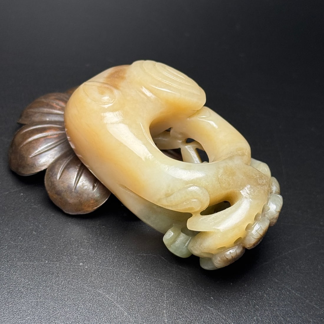 A Exquisite Hotan Jade Crane Pattern Thumb Ring - 4