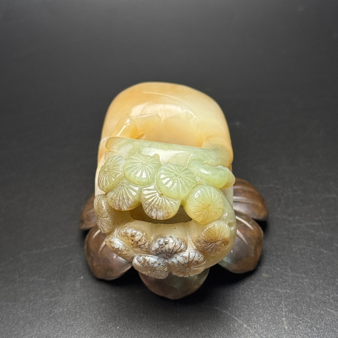 A Exquisite Hotan Jade Crane Pattern Thumb Ring - 5
