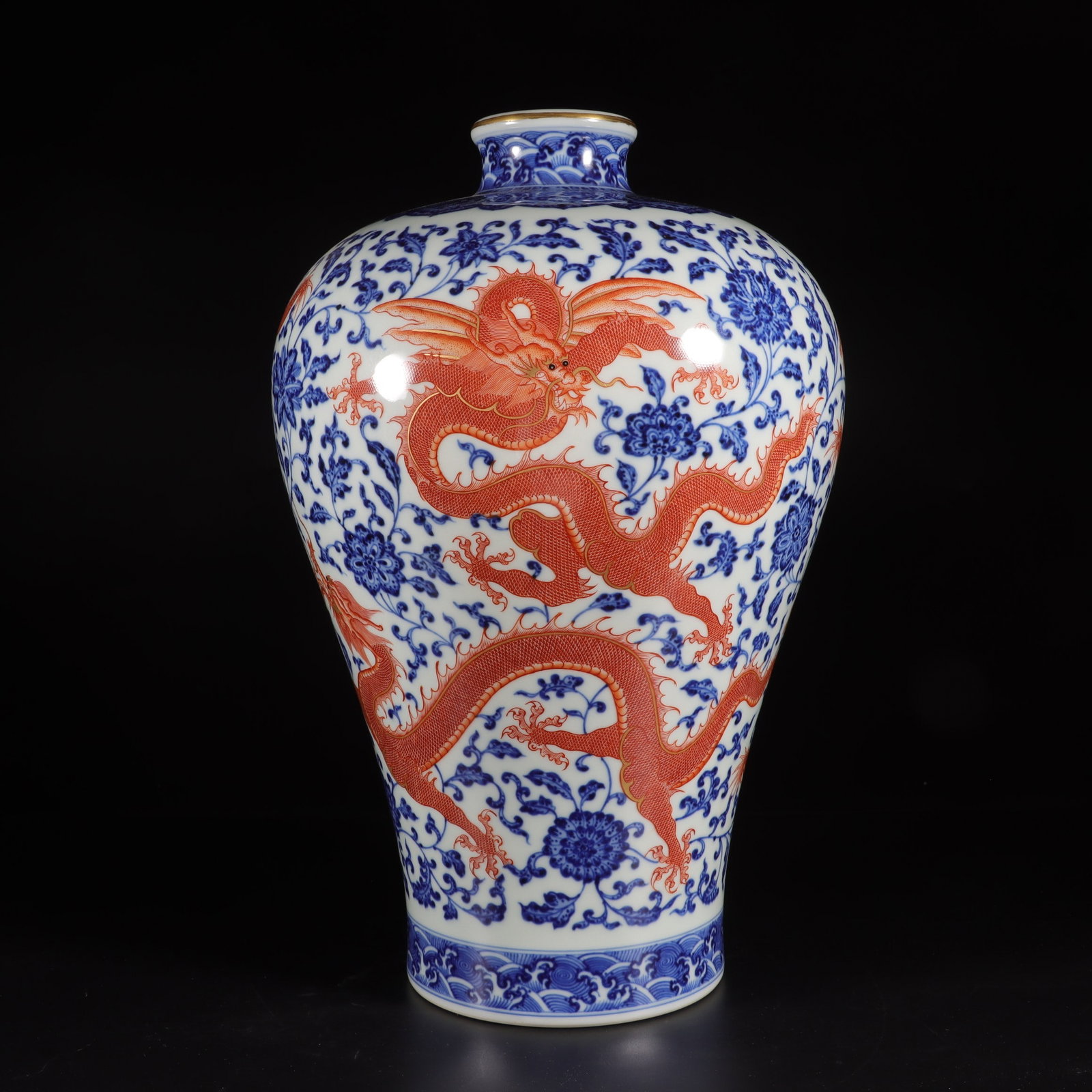 A Exquisite Iron-Red Lotus Dragon Pattern Vase - 2