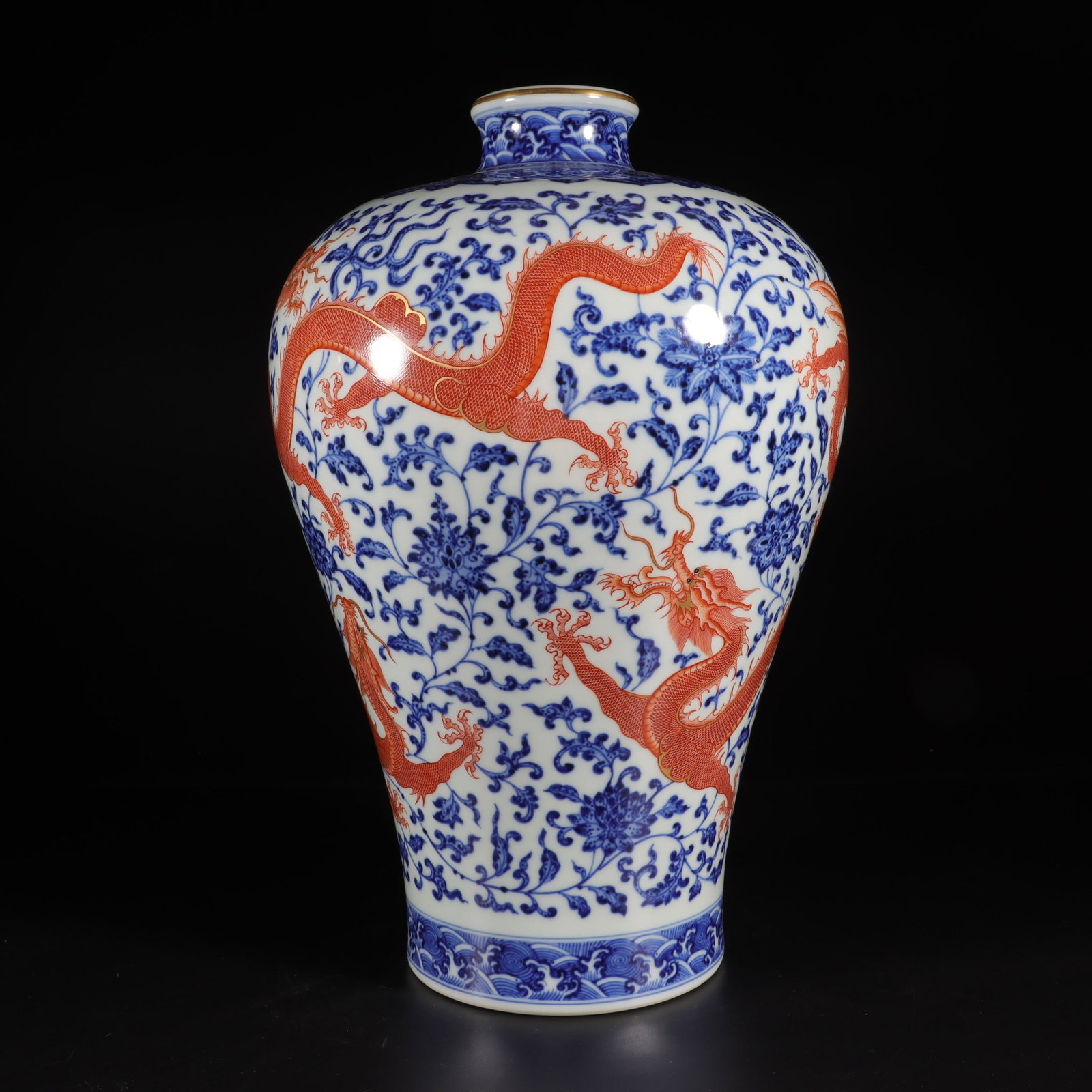 A Exquisite Iron-Red Lotus Dragon Pattern Vase - 3