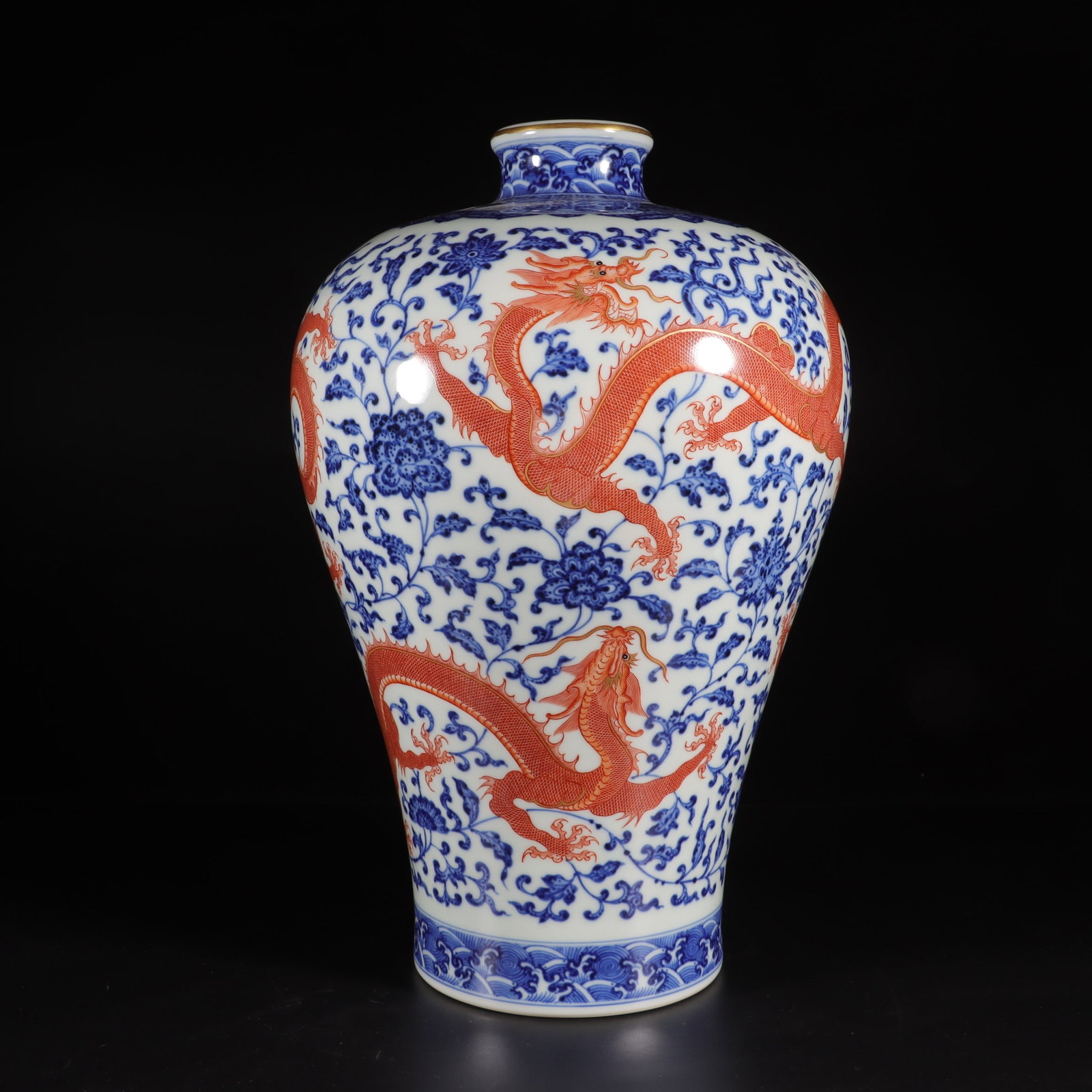 A Exquisite Iron-Red Lotus Dragon Pattern Vase - 4