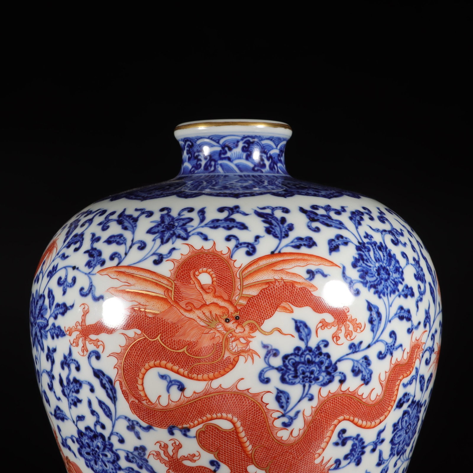 A Exquisite Iron-Red Lotus Dragon Pattern Vase - 5