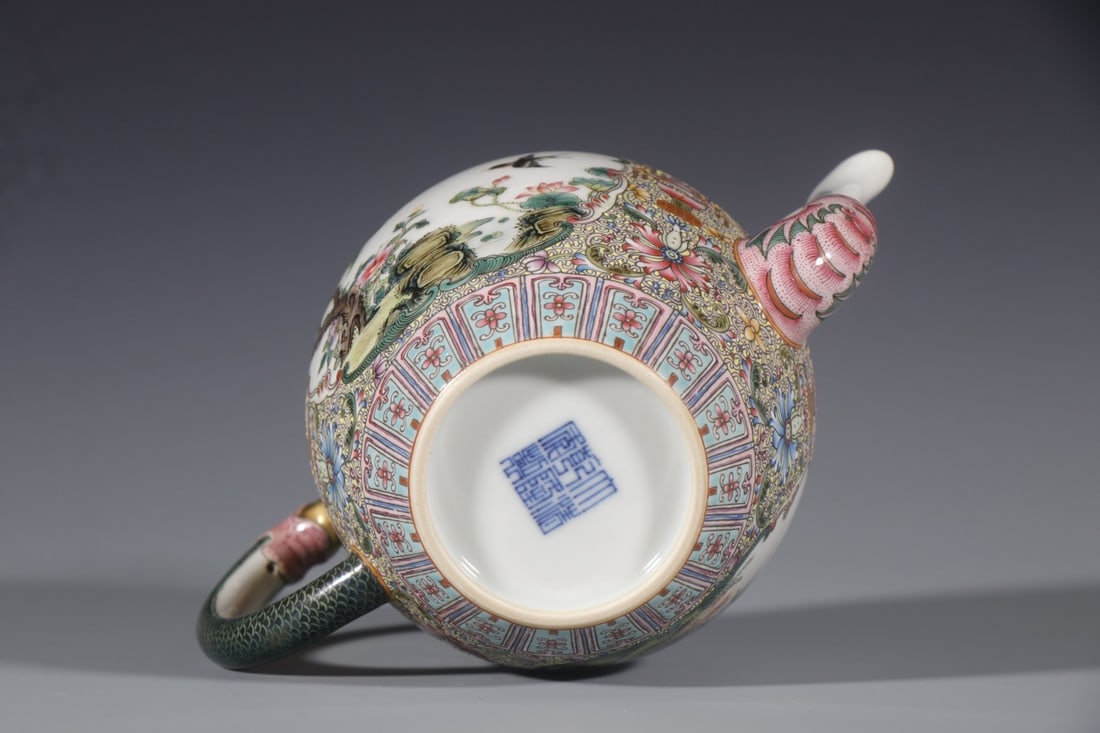 A Exquisite Enamel Flower and Bird Pattern Ewer - 6