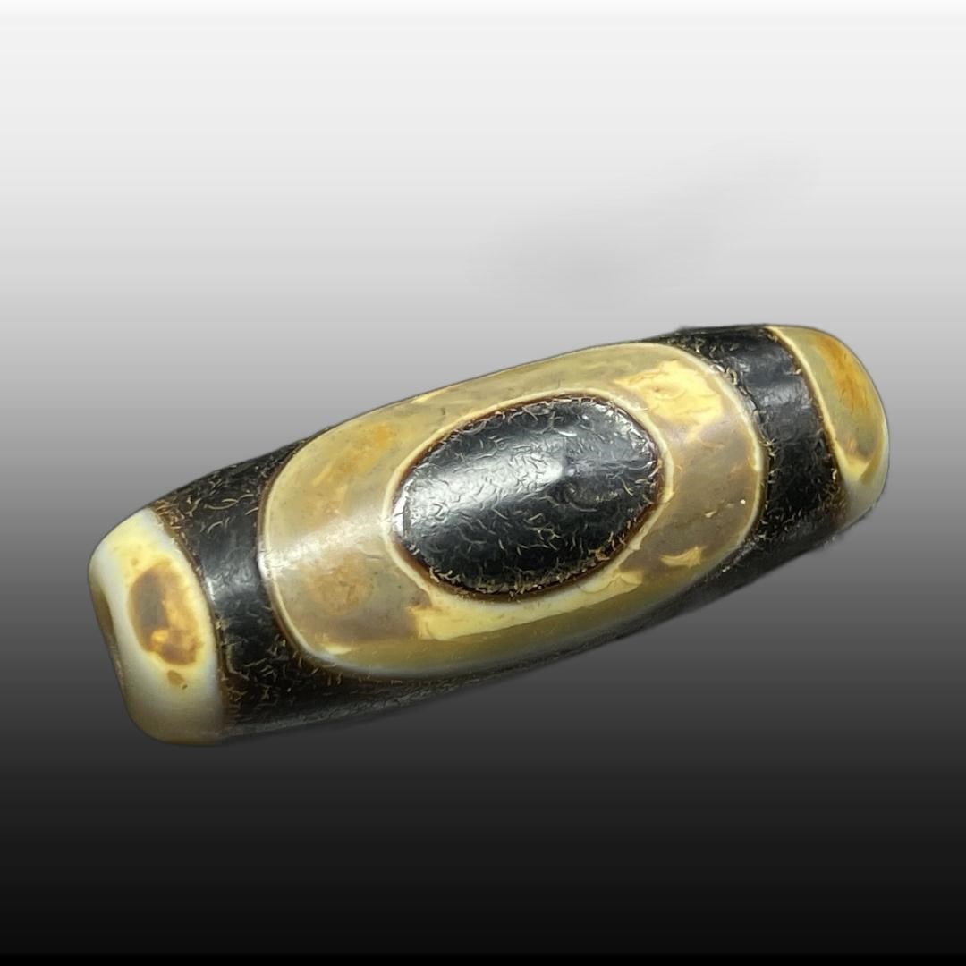 A Exquisite Flat Round Dzi bead - 3
