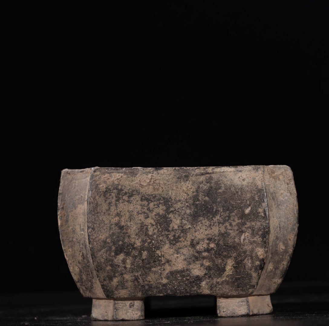 A Exquisite Coppery Four-Legs Censer: A Exquisite Coppery Four-Legs Censer,Ming Dynasty, China,With Mark,Size:2.8inx4.4in,Weight:1235g 铜四足炉,中国明代,带款