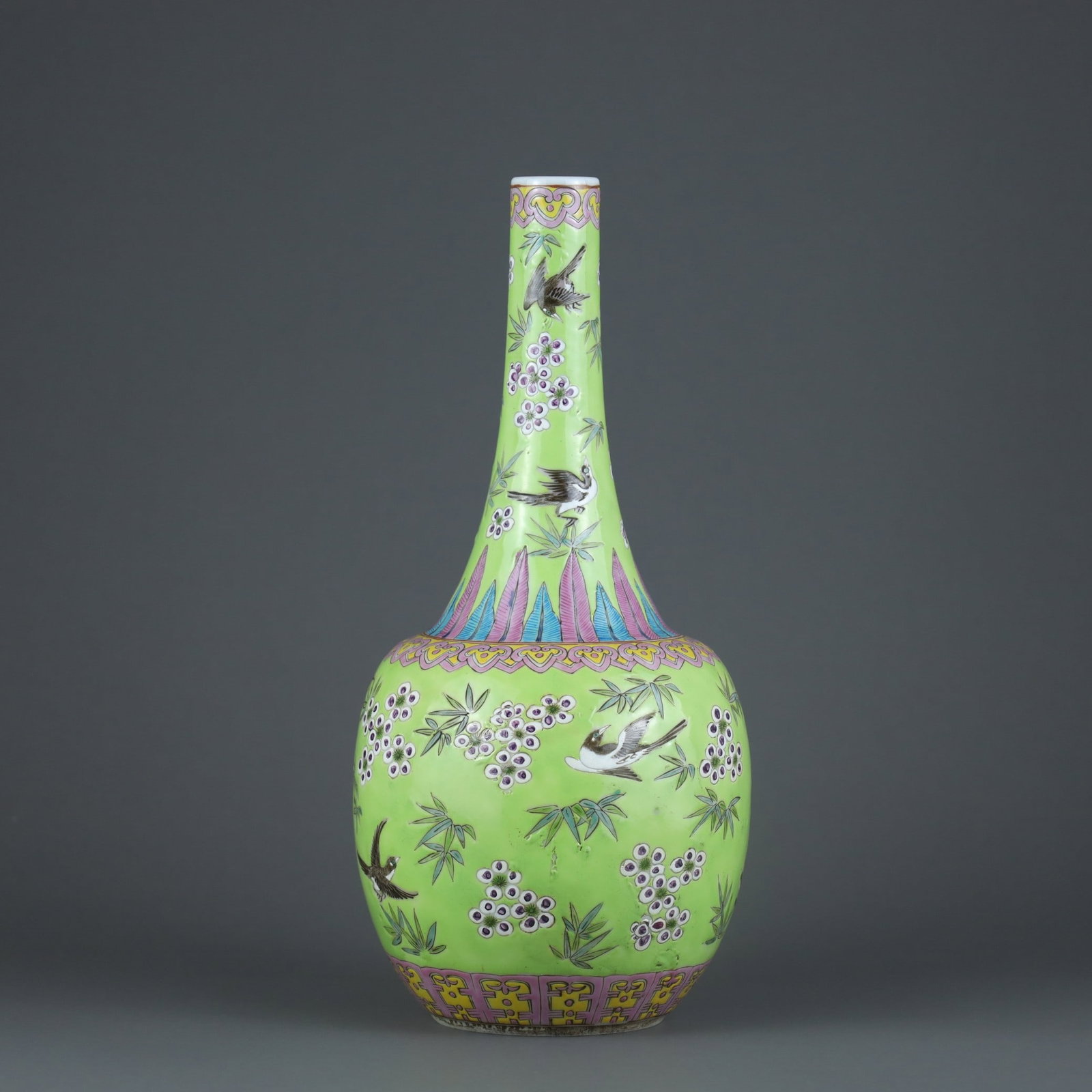 A Exquisite Green Ground Famille Rose Flower Bird Pattern Vase: A Exquisite Green Ground Famille Rose Flower Bird Pattern Vase,Qing Dynasty, China,Xianfeng Six-character Mark,Size:9.6inx1inx4.5in 绿地粉彩花鸟纹瓶,
