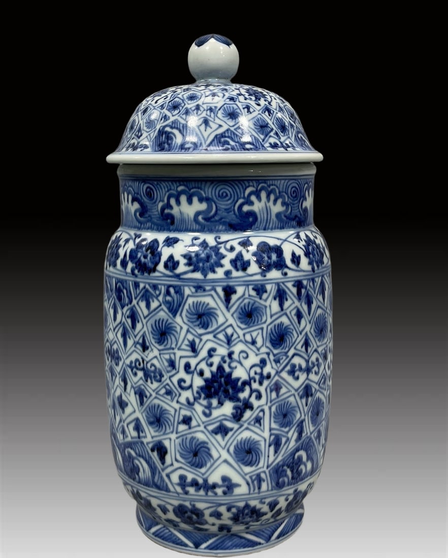 A Exquisite Blue and White Flower Pattern Jar: A Exquisite Blue and White Flower Pattern Jar,Ming Dynasty, China,Xuande Six-character Mark,Size:12.6inx6.3in 青花花卉纹罐,中国明代,宣