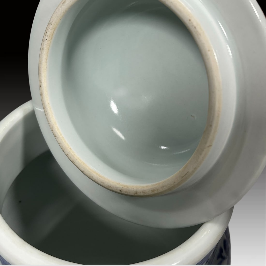 A Exquisite Blue and White Flower Pattern Jar - 5