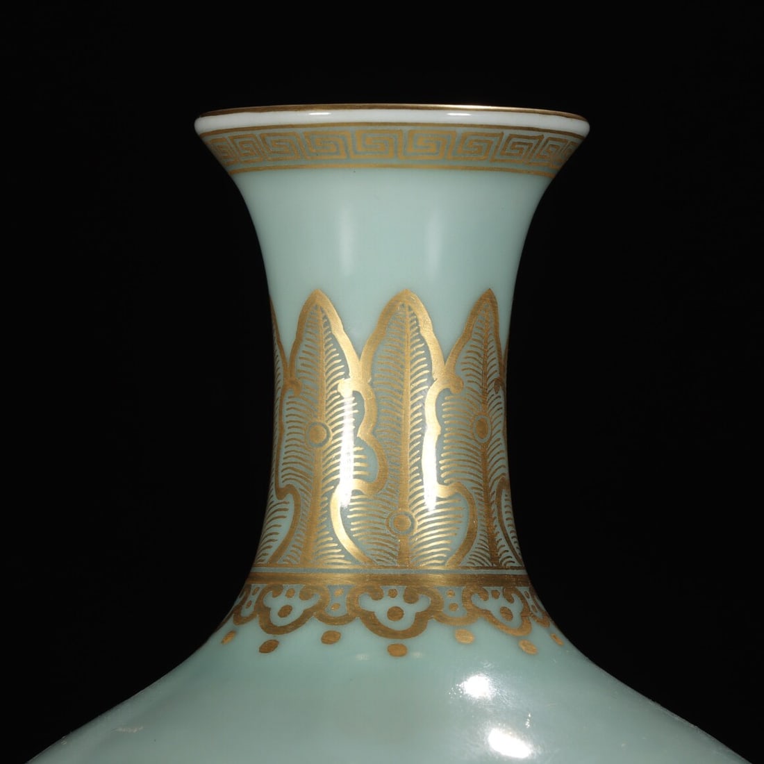 A Exquisite Celadon Glzed Painted Gold Trigram Pattern Vase - 2