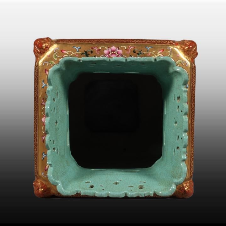 A Exquisite Enamel Gold Ground Figures Pattern Lantern - 7