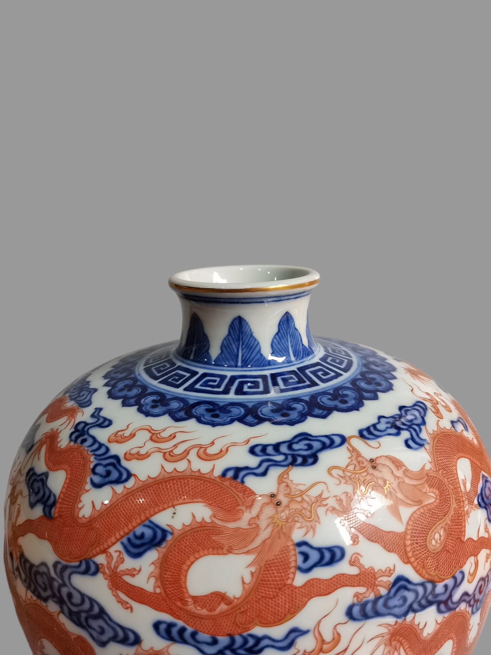 A Exquisite Iron-Red Dragon Pattern Vase - 4