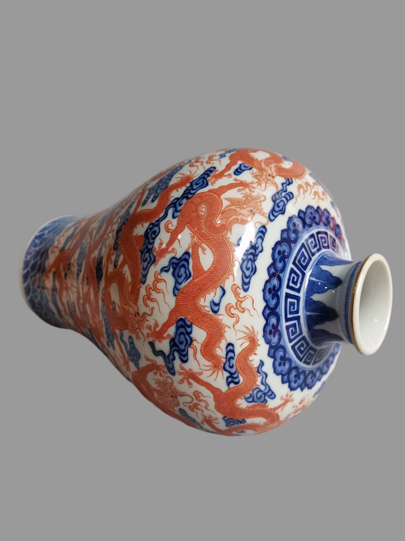 A Exquisite Iron-Red Dragon Pattern Vase - 7