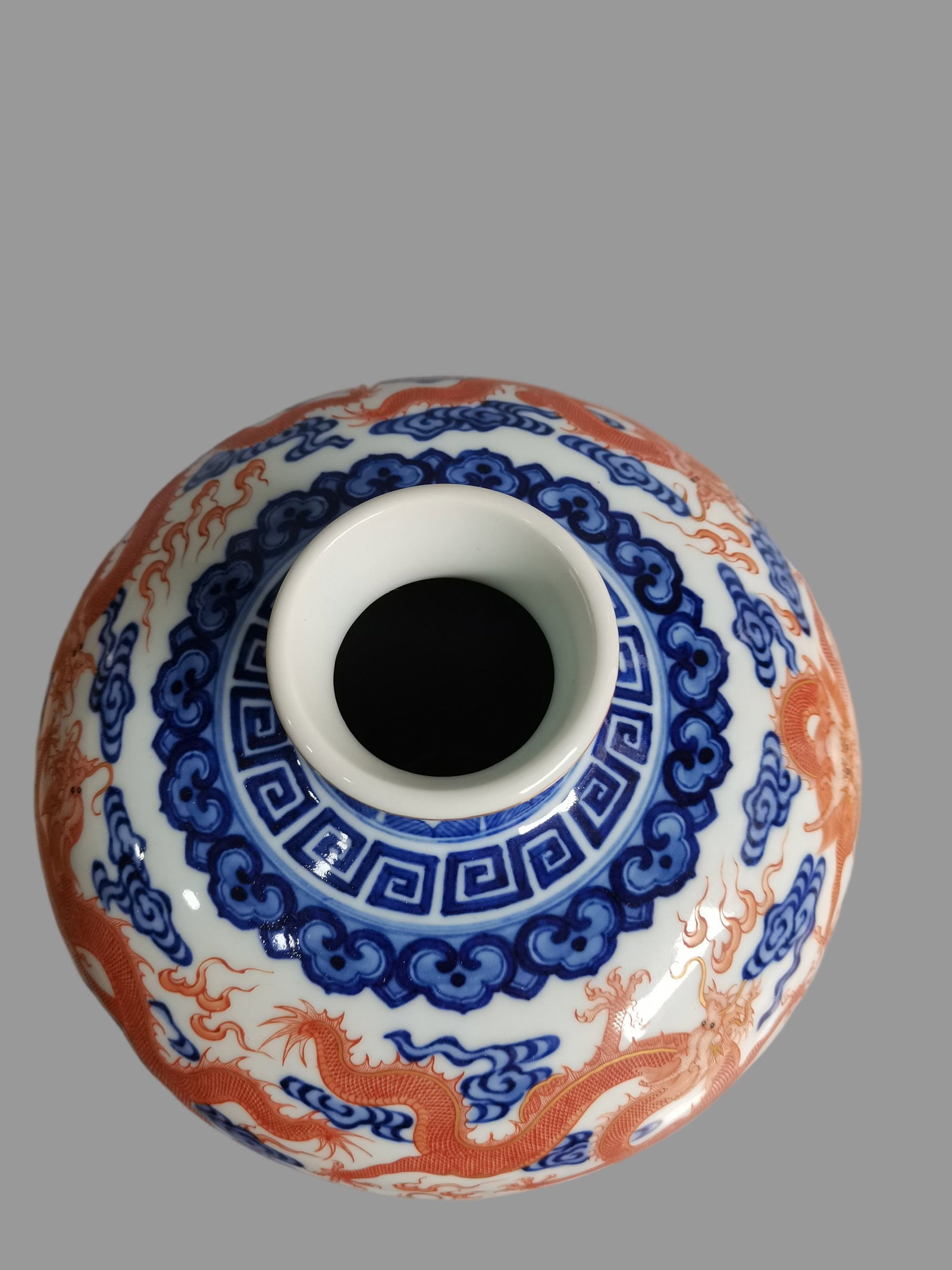 A Exquisite Iron-Red Dragon Pattern Vase - 8