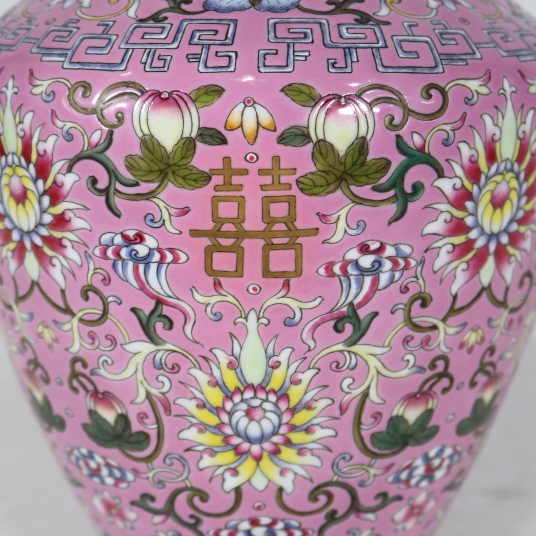 A Exquisite Ruby Red Glazed Painted Gold Lotus Pattern Vase - 6