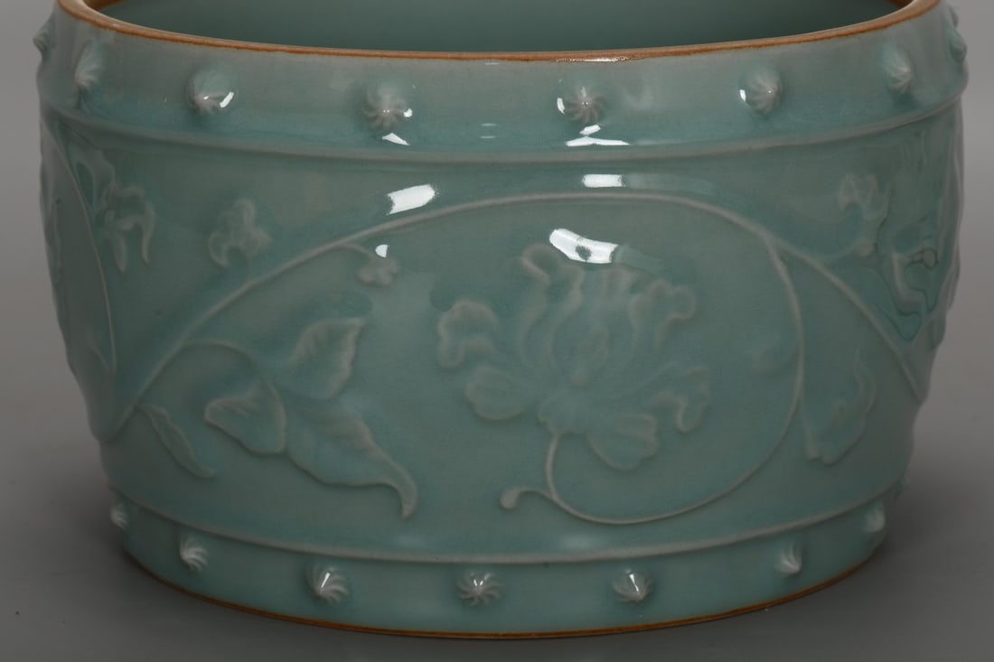 A Exquisite Pea Green Glaze Flower Pattern Jar - 4