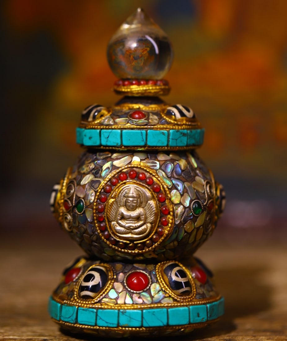 A Exquisite Crystal Carving Inlaid Dzi Bead Gems Pagoda: A Exquisite Crystal Carving Inlaid Dzi Bead Gems Pagoda,Qing Dynasty, China,Size:5.1inx2.6in,Weight:430g