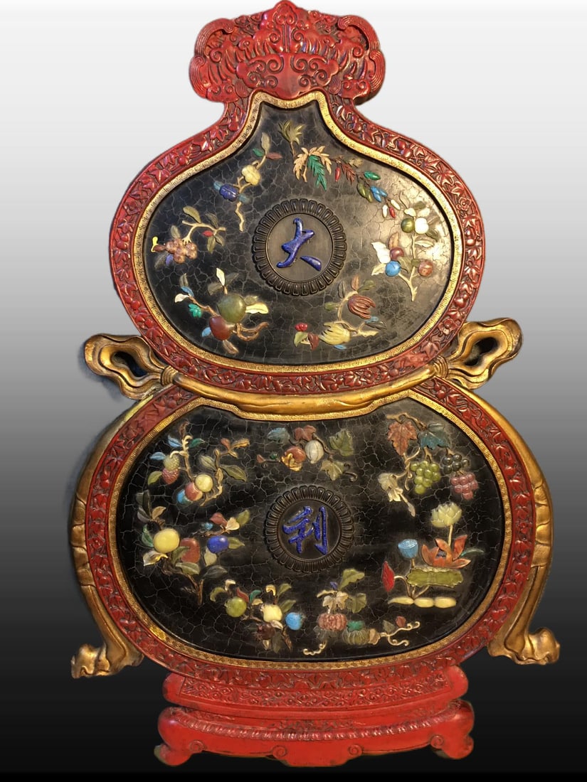 A Exquisite Carved Red Lacquer Inlaid Gems Hanging Panel: A Exquisite Carved Red Lacquer Inlaid Gems Hanging Panel,Qing Dynasty, China,Size:31.9inx20.9in ,Weight:5000g