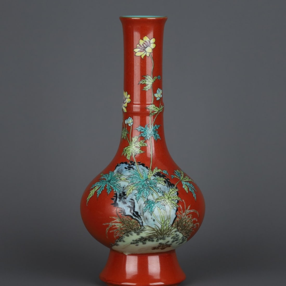 A Exquisite Coral Red Ground Famille Rose Flower Pattern Vase: A Exquisite Coral Red Ground Famille Rose Flower Pattern Vase,Qing Dynasty, China,Qianlong Six-character Mark,Size:7.8inx3.7in
