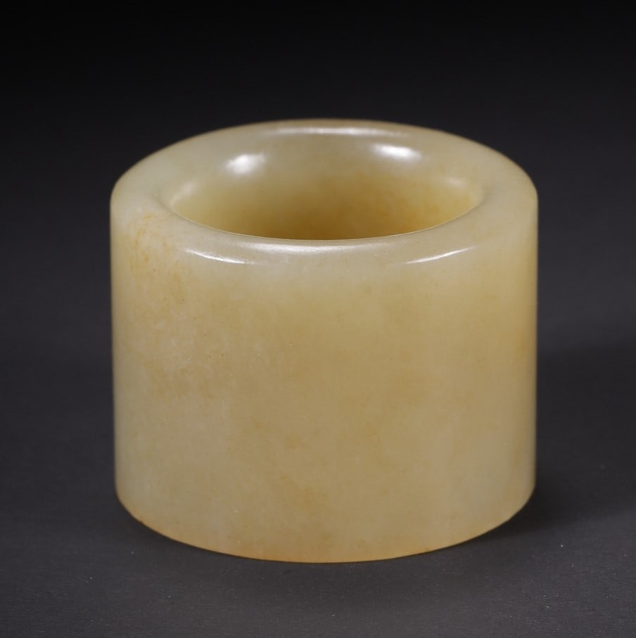 A Exquisite Hotan Jade Thumb Ring (1 of 9)