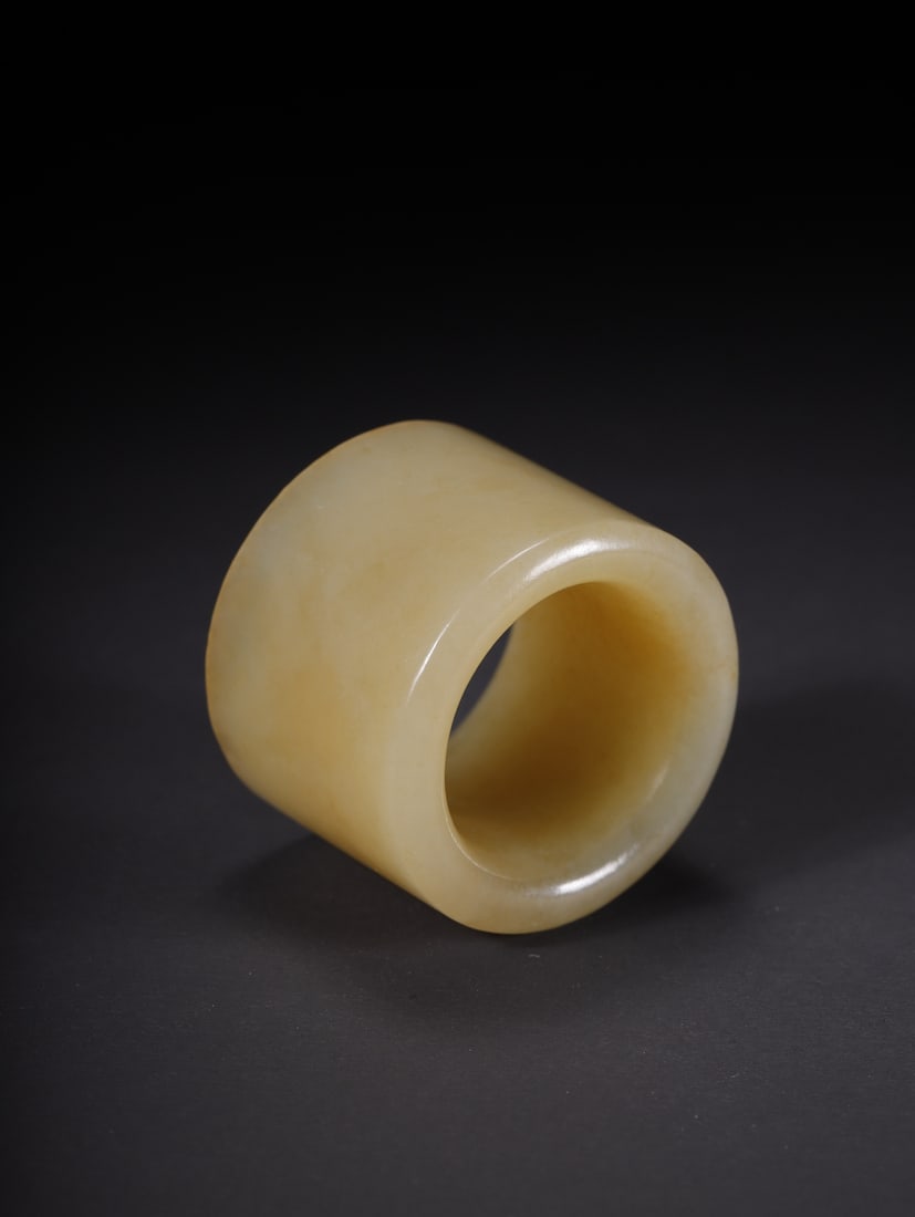 A Exquisite Hotan Jade Thumb Ring - 8