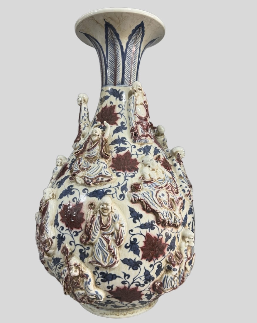 A Exquisite Blue and White Underglaze-Red Buddha statue Pattern Vase: A Exquisite Blue and White Underglaze-Red Buddha statue Pattern Vase,Yuan Dynasty, China,Size:22inx14.6in 青花釉里红佛像纹瓶,中国Ð