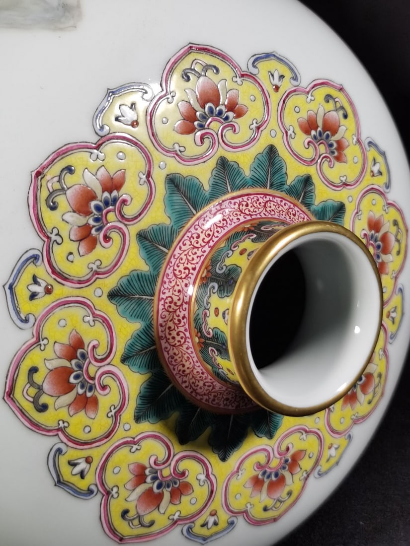 A Exquisite Ink Color Landscape Pattern Vase - 7