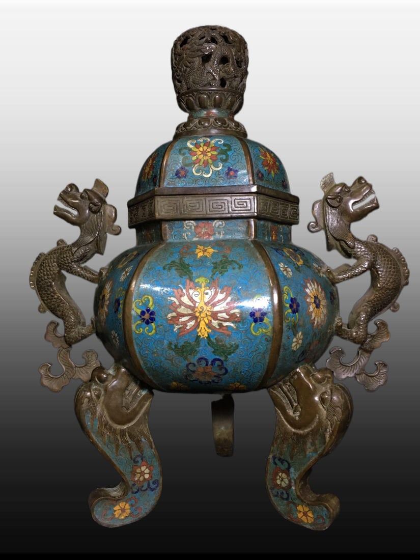 A Exquisite Purple Copper Cloisonne Dragon-Ears Censer: A Exquisite Purple Copper Cloisonne Dragon-Ears Censer,Ming Dynasty, China,Xuande Four-character Mark,Size:16.9inx11in ,Weight:12500g 紫铜景泰蓝龙耳炉,&