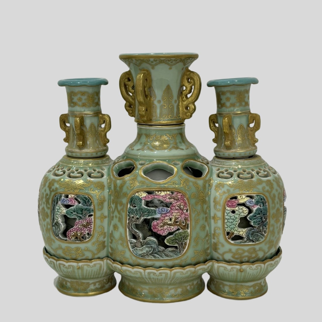 A Exquisite Foreign Color Celadon Ground Painted Gold Landscape Pattern Vase: A Exquisite Foreign Color Celadon Ground Painted Gold Landscape Pattern Vase,Qing Dynasty, China,Qianlong Six-character Mark,Size:8.7inx9.1in 洋彩粉青地描金&#