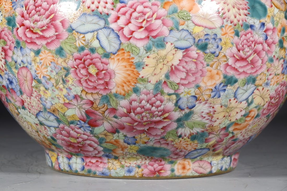 A Exquisite Enamel Flower Pattern Jar - 6