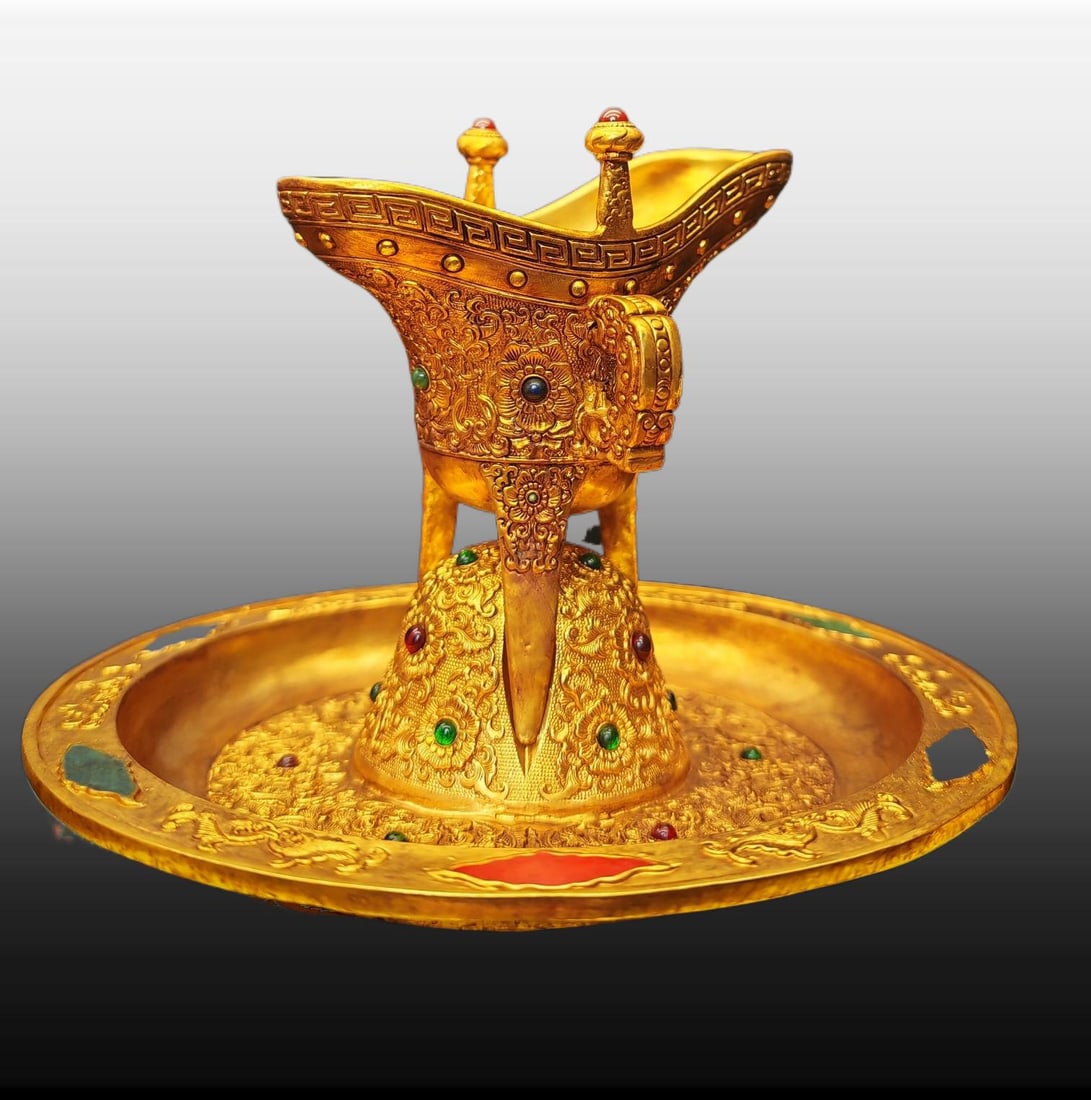 A Exquisite Gilt Bronze Inlaid Gems Cup: A Exquisite Gilt Bronze Inlaid Gems Cup,Qing Dynasty, China,Qianlong Four-character Mark,Size:6.7inx5.5in