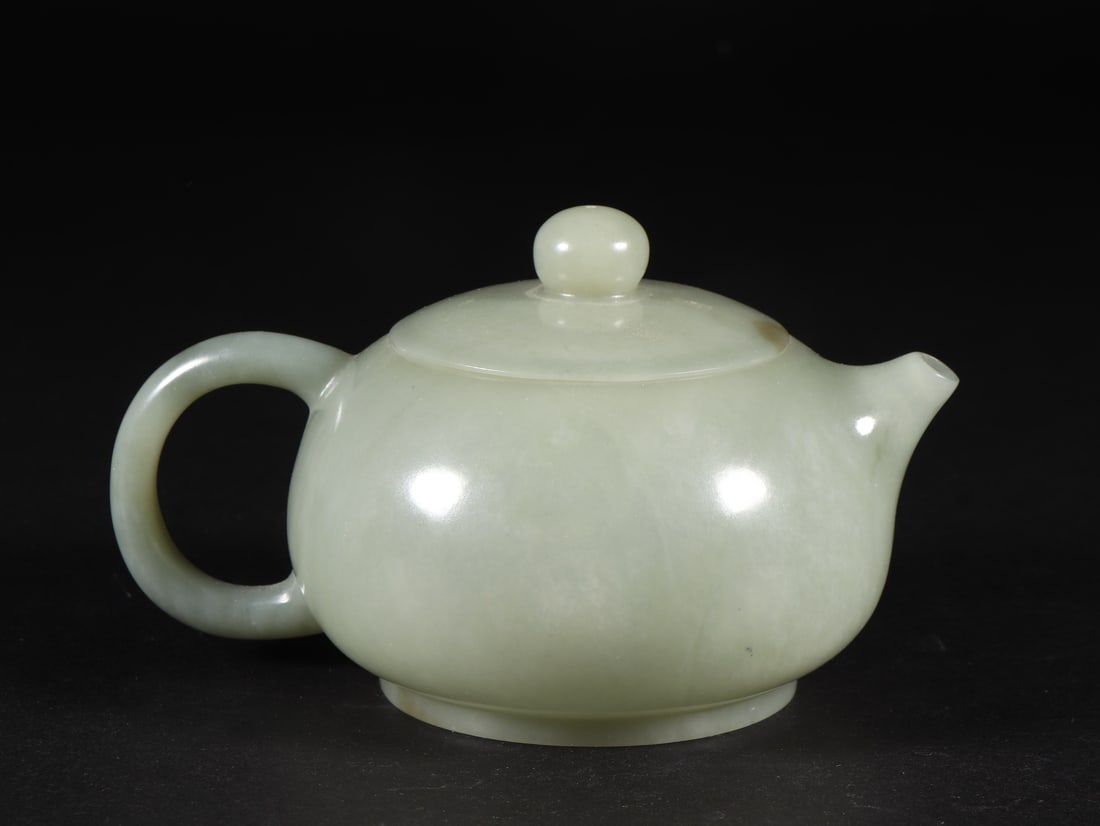 A Exquisite Hotan Jade Teapot (1 of 9)