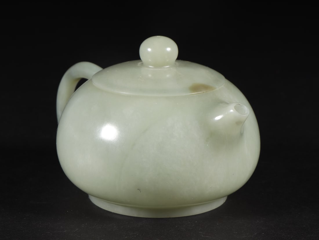 A Exquisite Hotan Jade Teapot - 2