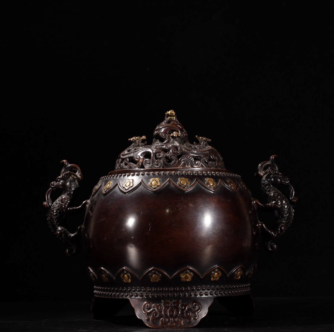 A Exquisite Red Copper Gilt Bronze Beast-Ears Censer: A Exquisite Red Copper Gilt Bronze Beast-Ears Censer,Ming Dynasty, China,Xuande Six-character Mark,Size:6.9inx4.4in,Weight:2760g 紫铜鎏金兽耳炉,中ࢲ