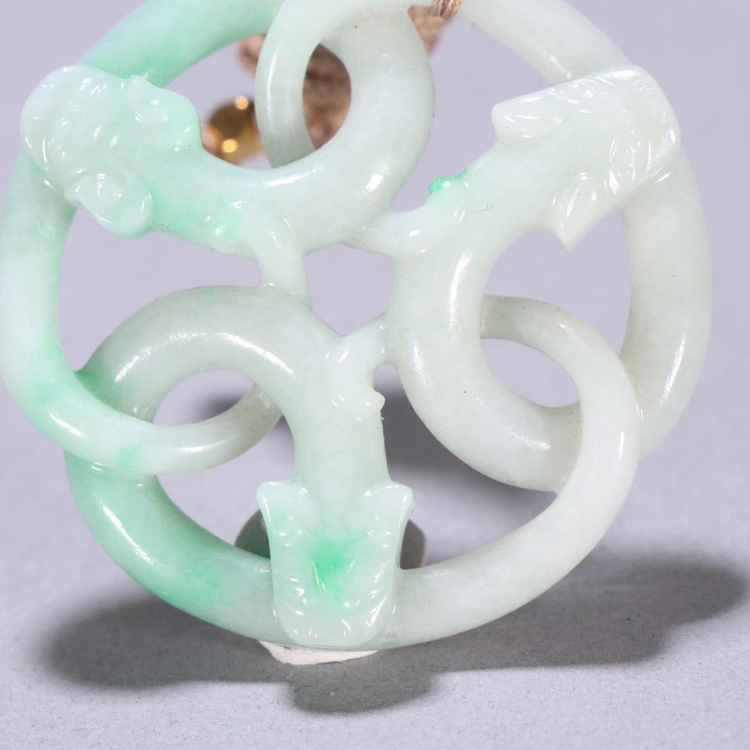 A Exquisite Jadeite Dragon Pattern Jade pendant - 2