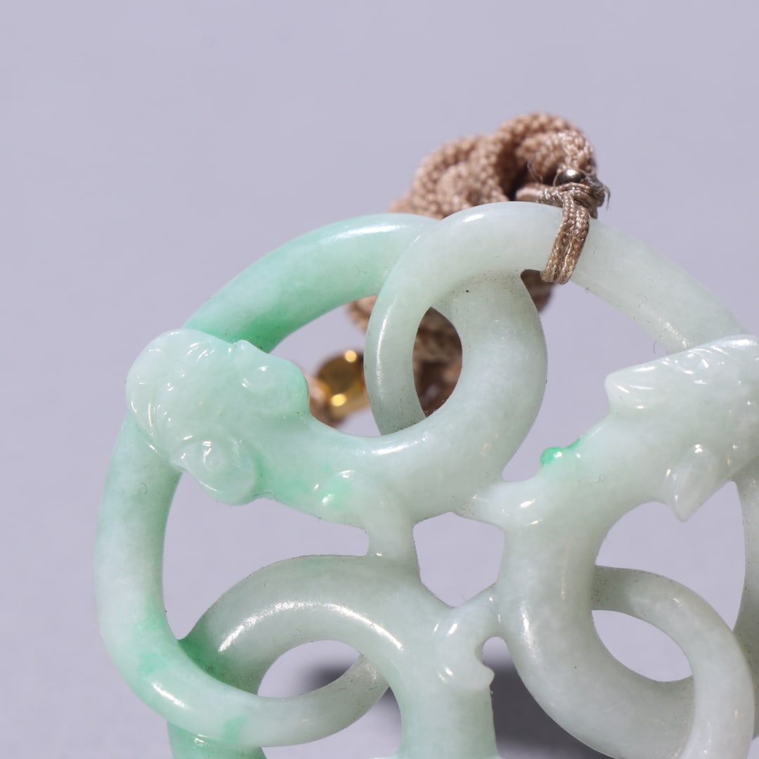 A Exquisite Jadeite Dragon Pattern Jade pendant - 3