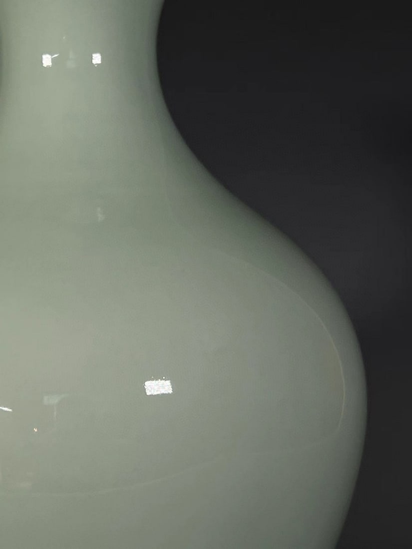 A Exquisite Celadon Glzed Vase - 7