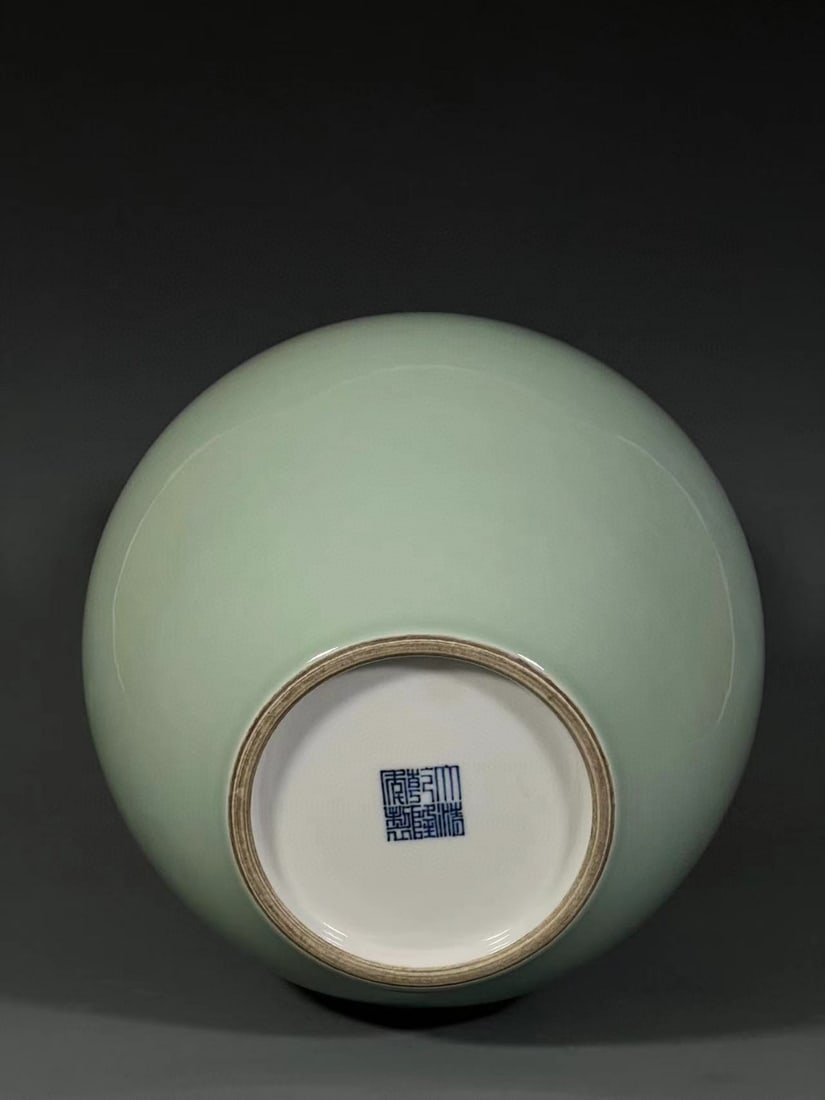 A Exquisite Celadon Glzed Vase - 9