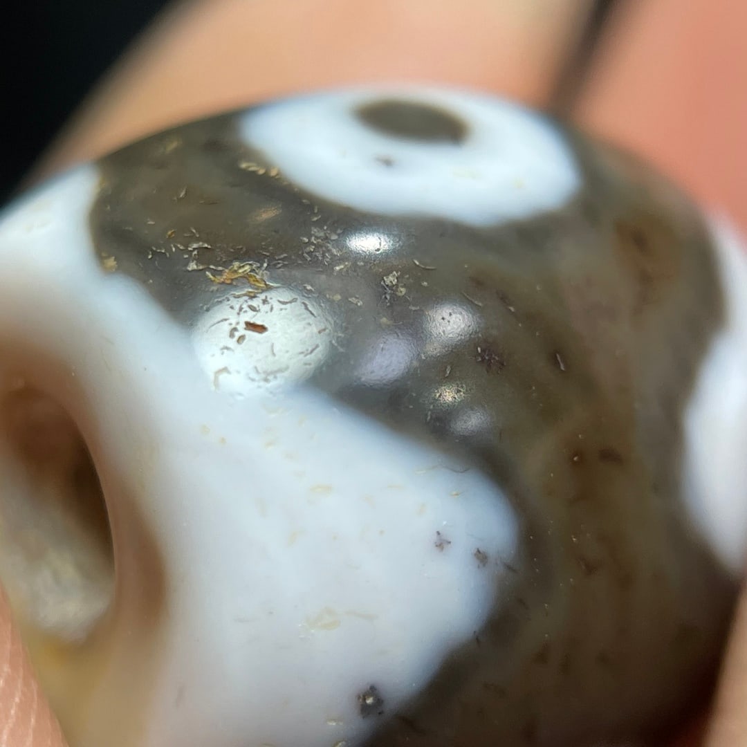 A Exquisite One Eye Dzi bead - 5