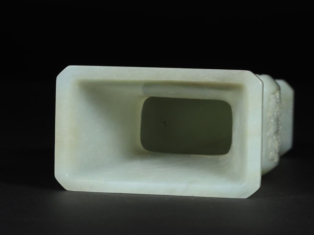 A Exquisite Hotan Jade Beast-Face Pattern Vase - 8