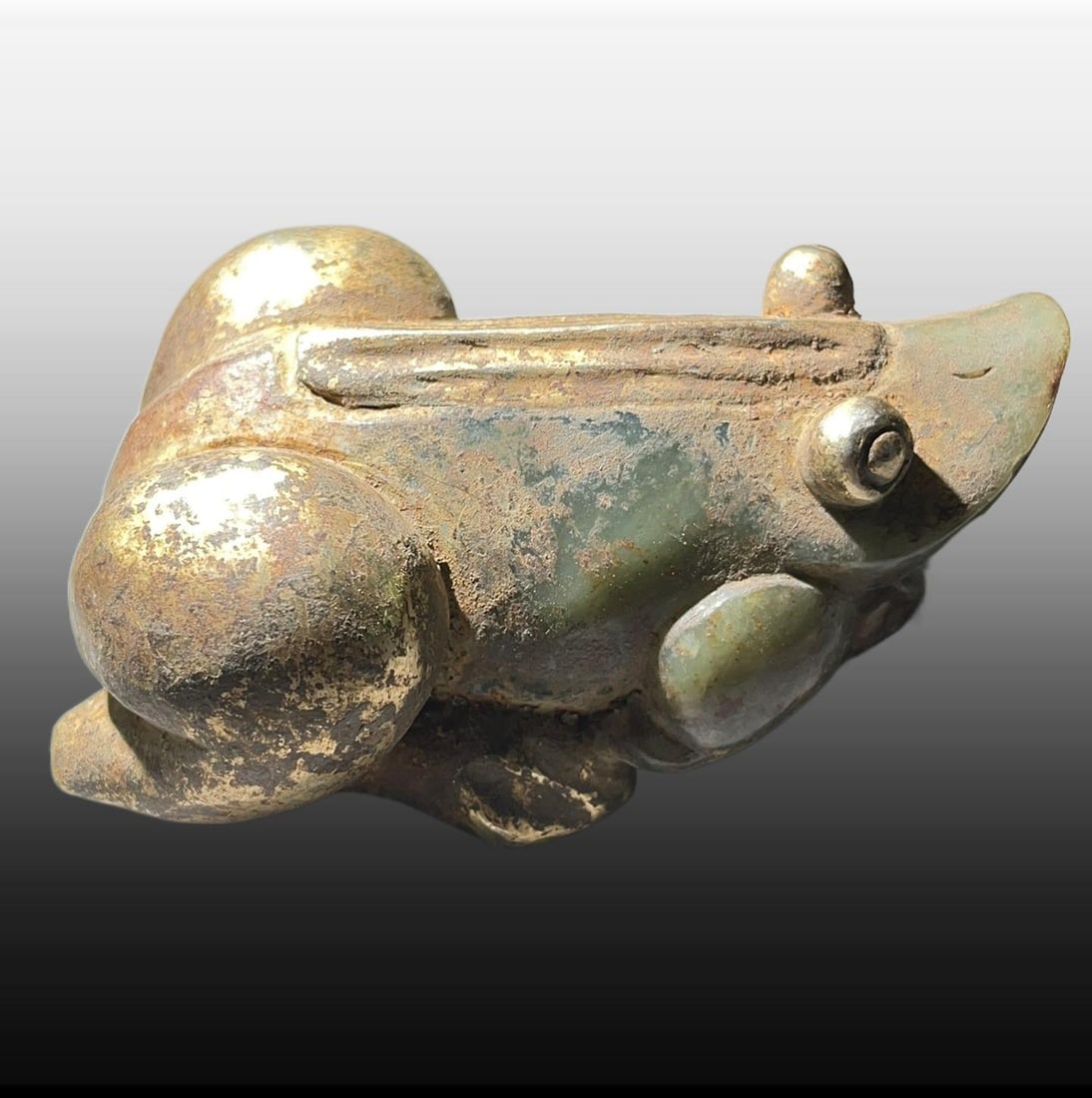 A Exquisite Hetian Jade Gilt Frog Ornament: A Exquisite Hetian Jade Gilt Frog Ornament,Han Dynasty, China,Size:3.7inx1.5inx2.4in,Weight:349.3g 和田玉鎏金蛙摆件,中国汉代