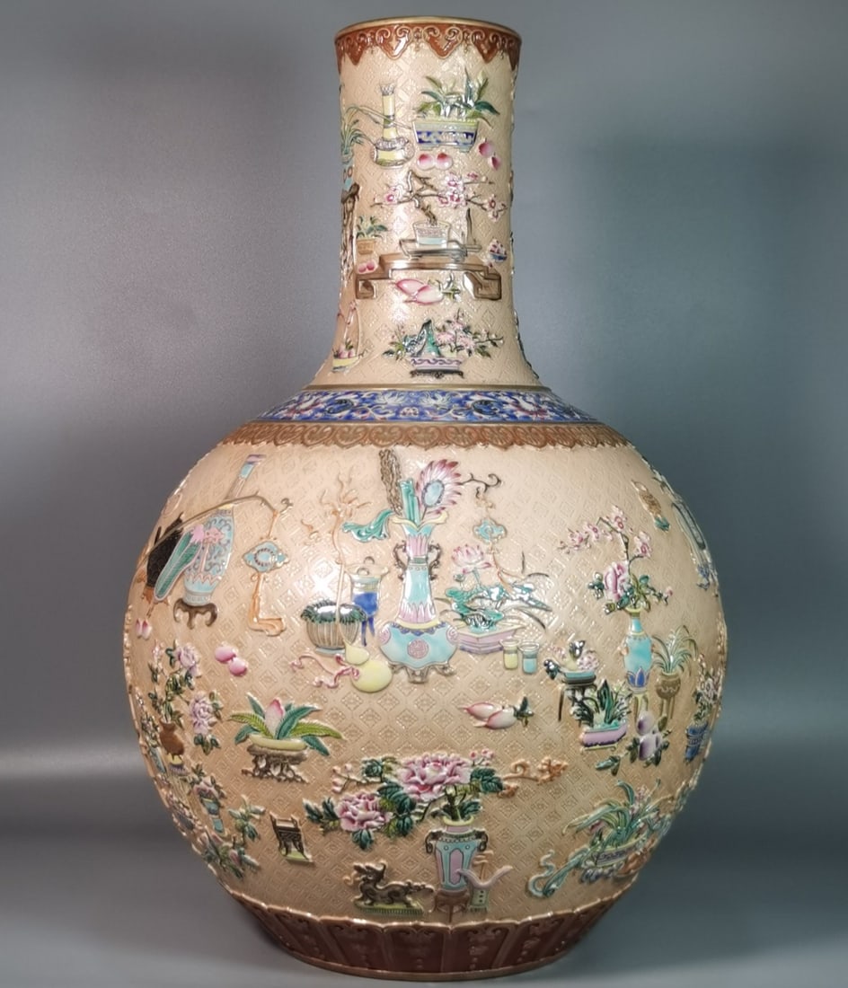 A Exquisite Enamel Antiquities Pattern Vase (1 of 9)