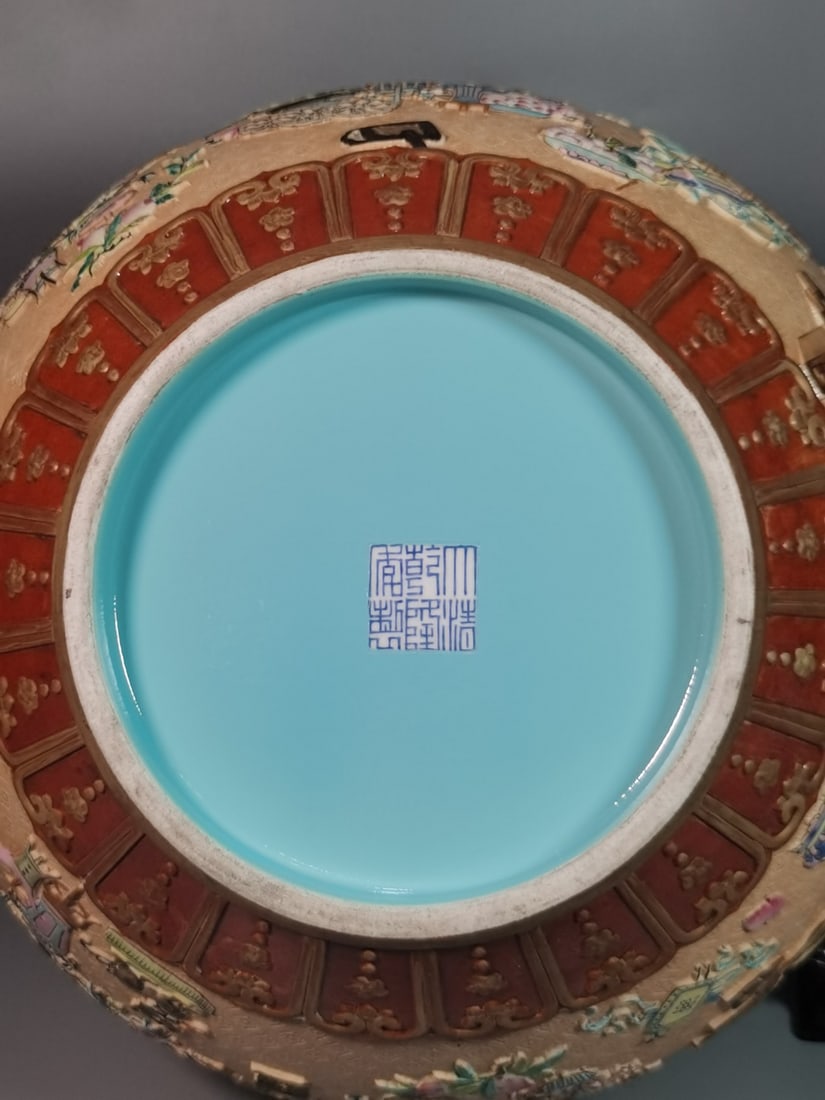 A Exquisite Enamel Antiquities Pattern Vase - 9