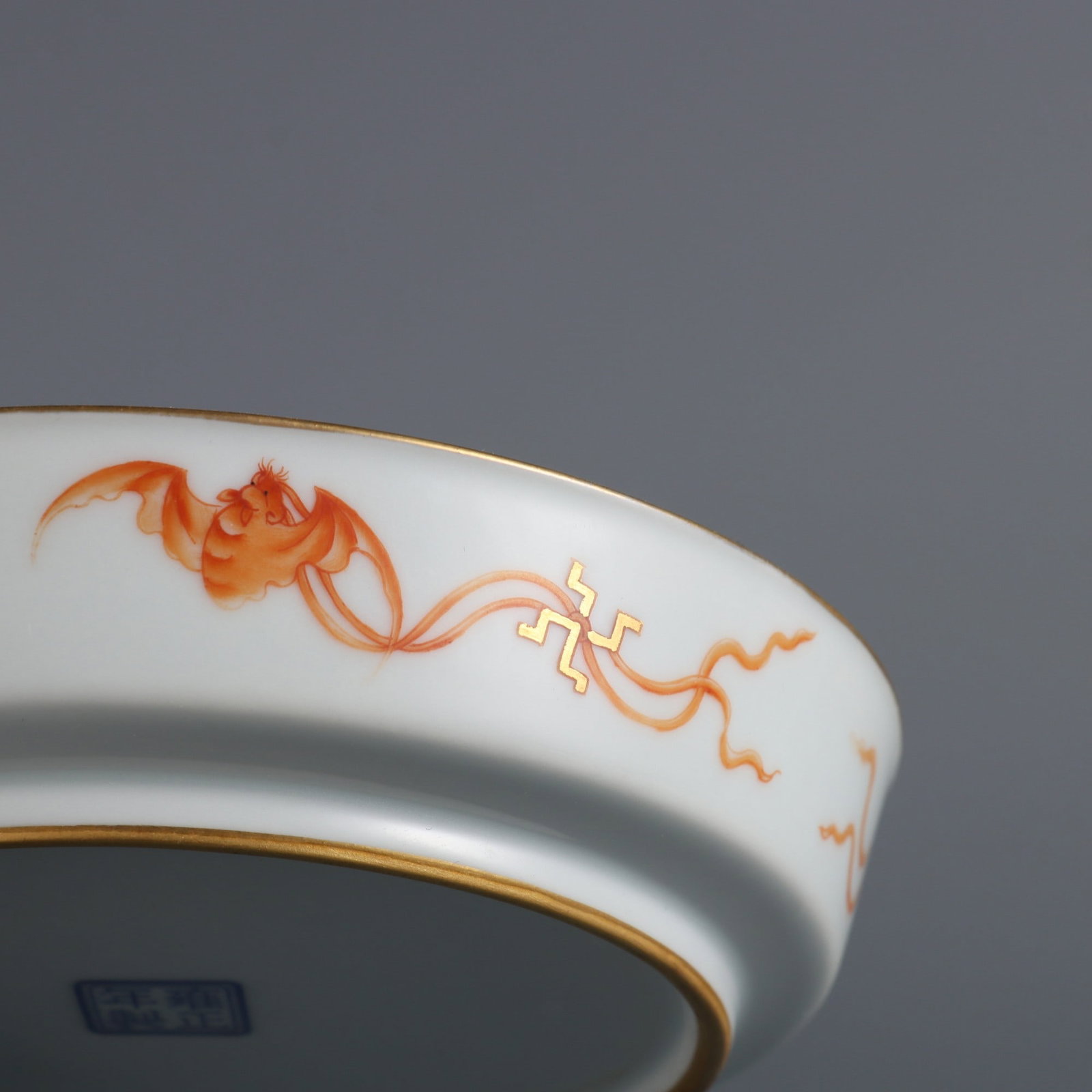 A Exquisite Enamel Flower Pattern Plate - 8