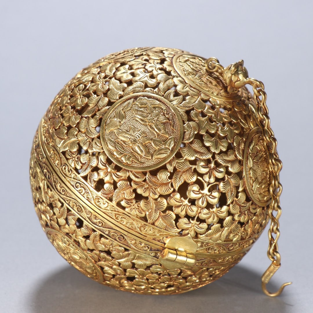 A Exquisite Gilt Bronze Flower Pattern Ball - 6
