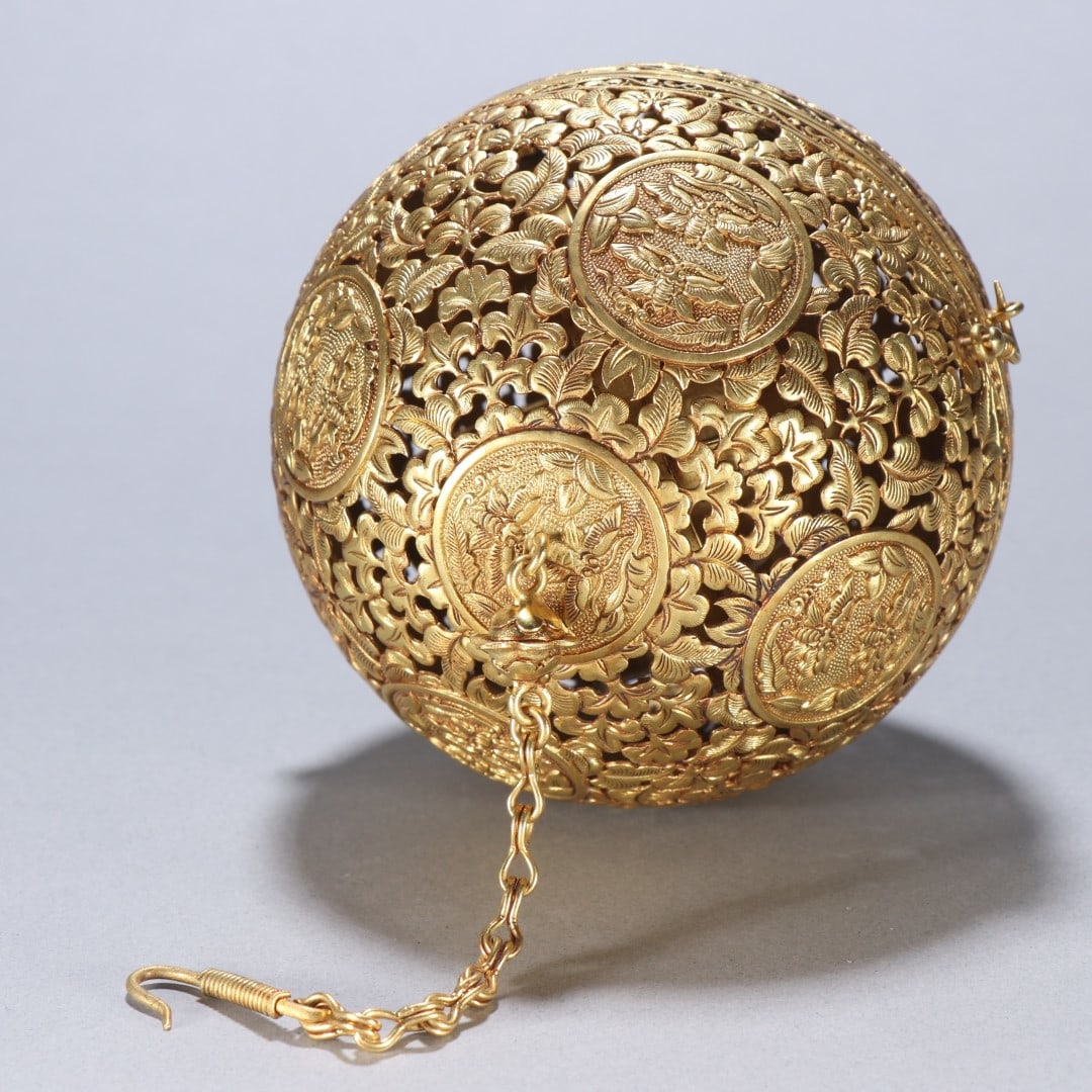 A Exquisite Gilt Bronze Flower Pattern Ball - 8
