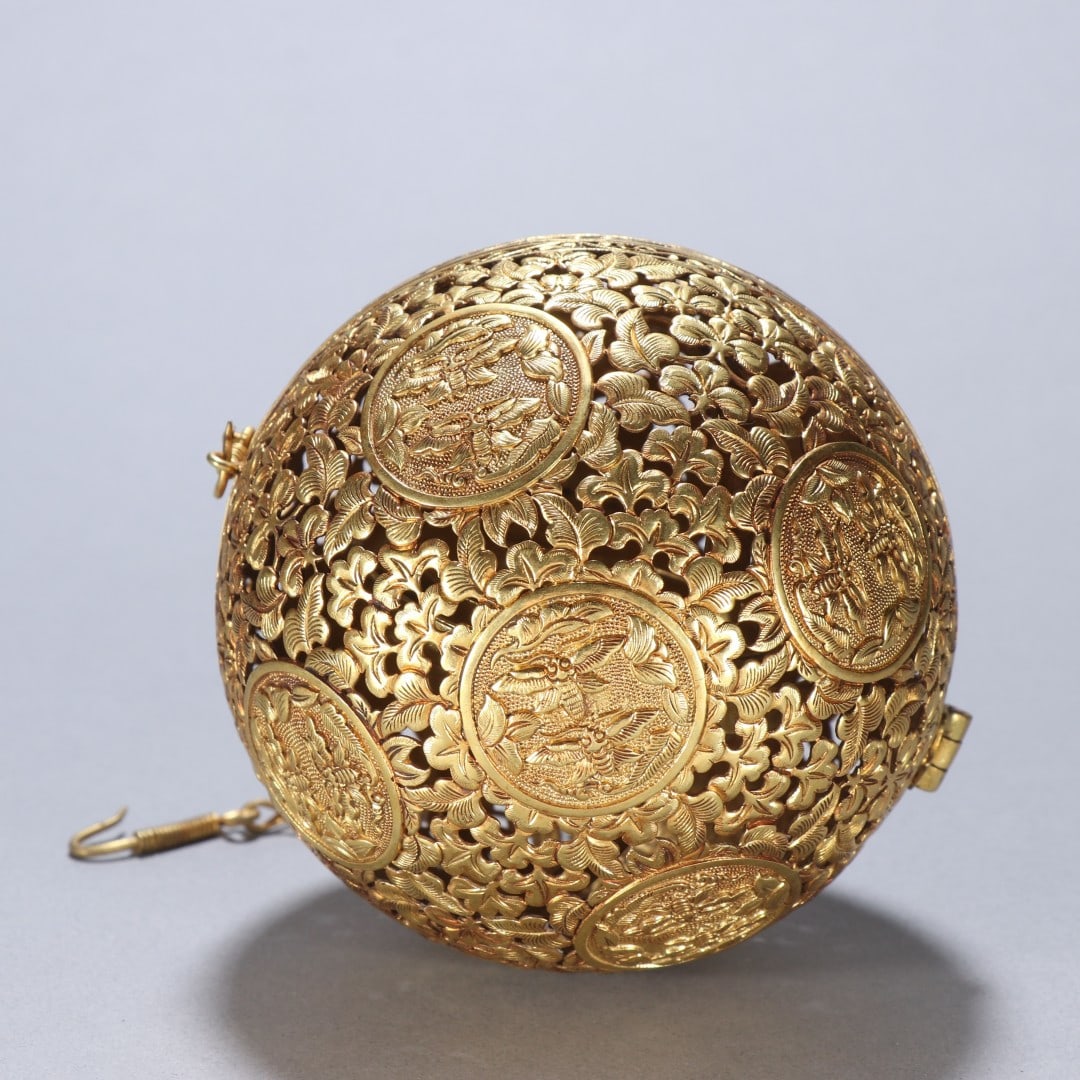 A Exquisite Gilt Bronze Flower Pattern Ball - 9