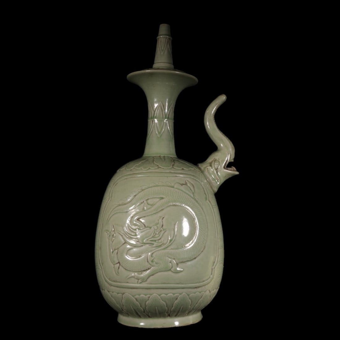 A Exquisite Yue Yao Celadon Glazed Dragon Pattern Ewer: A Exquisite Yue Yao Celadon Glazed Dragon Pattern Ewer,Five Dynasties,Size:17.5inx7.7in 越窑青釉龙纹壶,五代