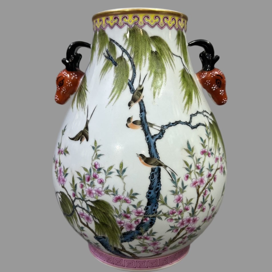 A Exquisite Famille-Rose Flower and Bird Pattern Deer Head Vase: A Exquisite Famille-Rose Flower and Bird Pattern Deer Head Vase,Qing Dynasty, China,Qianlong Six-character Mark,Size:10.4inx6.9in 粉彩花鸟纹鹿头瓶,È