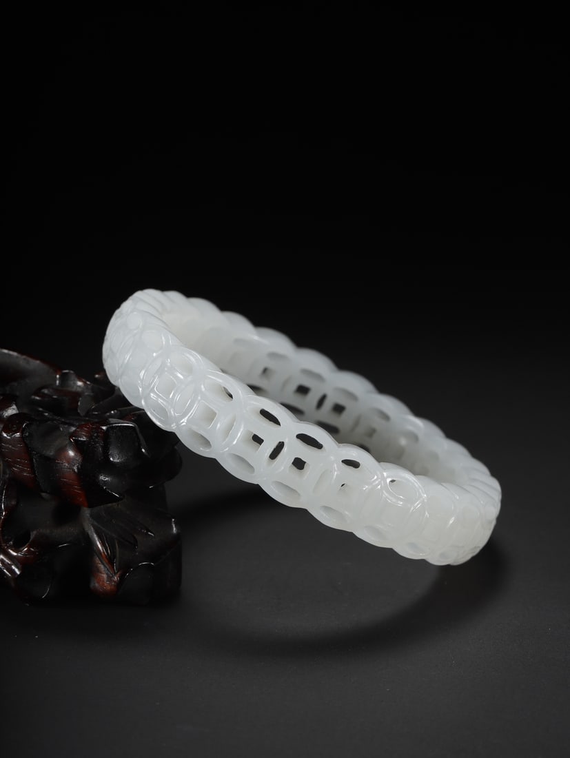 A Exquisite Hotan Jade Bracelet - 8