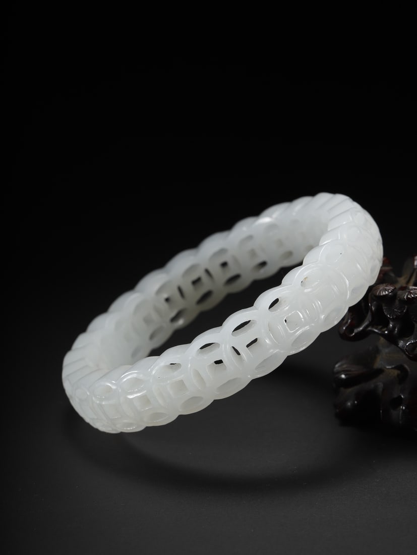 A Exquisite Hotan Jade Bracelet - 9